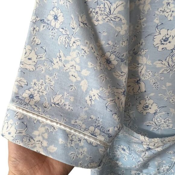 Miss Elaine 2pc Floral Bouquets Robe and Gown Set - Picture 6 of 16